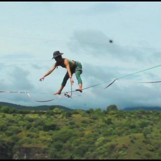 Perfect control and smooth transitions by @a_dattoli on this 160m long Slacktivity pinkTube in Cuentepec México. Video captured by Jorge Luis Zárate.
#highline #yogaslackers #yoga #yogaflow #slackline #slacklife #pinktube #perfectcontrol #yogaposes #shoulderstand #balance